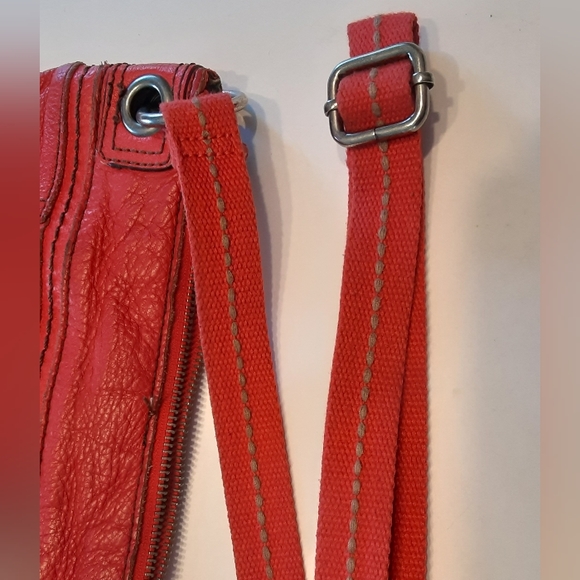 The Sak Red Midsize 100 % Leather Crossbody Purse - Picture 3 of 9